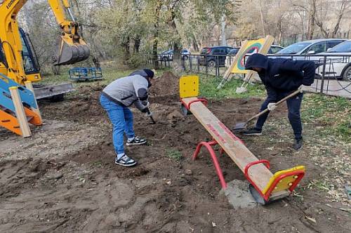 В Благовещенске преобразили несколько дворов благодаря совместной работе депутатов и жителей В Благовещенске преобразили несколько дворов благодаря совместной работе депутатов и жителей