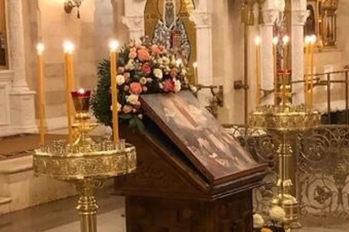 Нетрезвый мужчина похитил из церкви святые мощи для продажи Нетрезвый мужчина похитил из церкви святые мощи для продажи