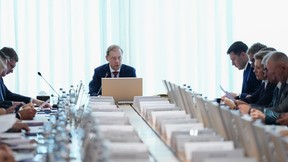 Денис Мантуров провёл заседание госкомиссии по противодействию незаконному обороту промышленной продукции