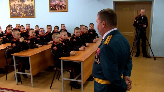 Петербургским кадетам рассказали о борьбе с фальсификацией истории