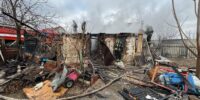 В Астрахани из-за поджога сгорело две дачи и десять строений, пострадал 23-летний парень
