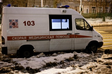 В Подмосковье пенсионерка сбила женщину, вышла из машины и погибла