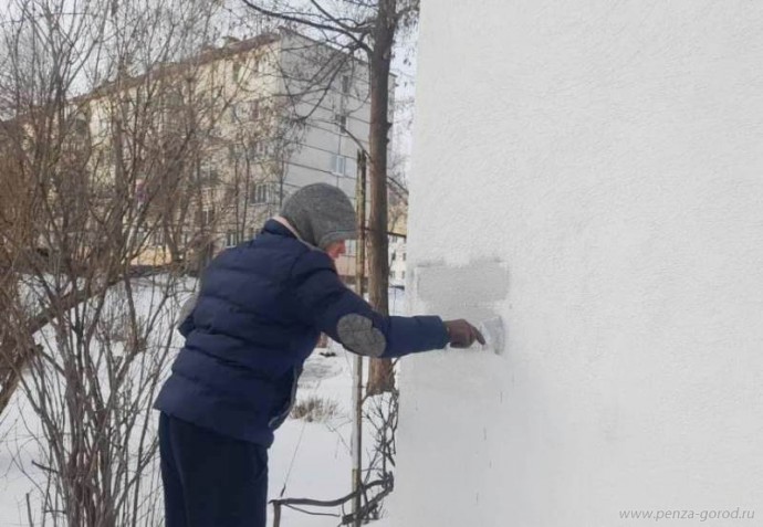 В центре Пензы закрасили надписи с рекламой наркотиков