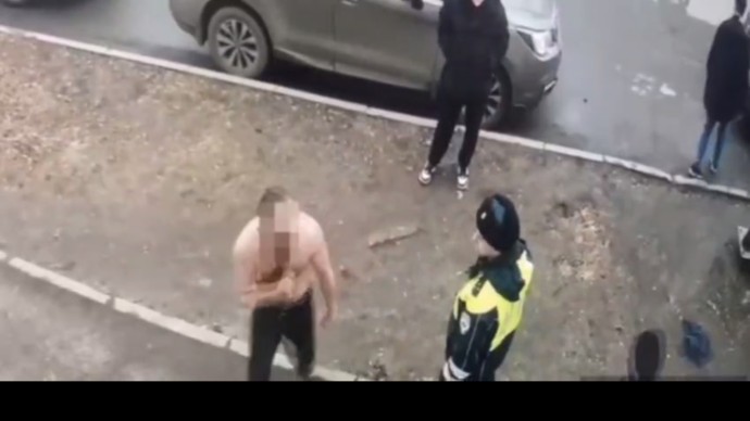 В Рыбинске мужчина ответит перед судом за нападение на сотрудника полиции В Рыбинске мужчина ответит перед судом за нападение на сотрудника полиции