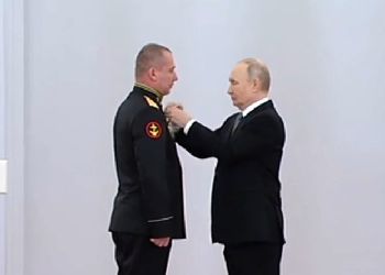 Владимир Путин вручил благовещенцу «Золотую Звезду» Владимир Путин вручил благовещенцу «Золотую Звезду»