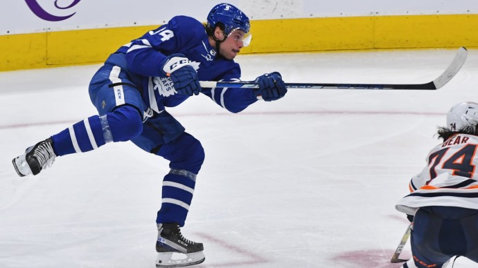 Главный преследователь Овечкина вошёл в топ-100 снайперов в истории НХЛ Главный преследователь Овечкина вошёл в топ-100 снайперов в истории НХЛ