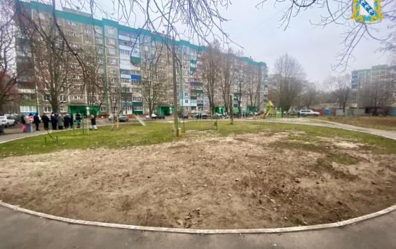 В Курске после жалобы на прямую линию с губернатором готовят установку новой детской площадки В Курске после жалобы на прямую линию с губернатором готовят установку новой детской площадки