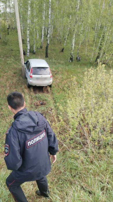 В Башкирии пьяный угонщик бросил автомобиль в кювете