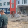 В Мордовии иностранный рабочий выпрыгнул со 2 этажа здания, пытаясь скрыться от полиции