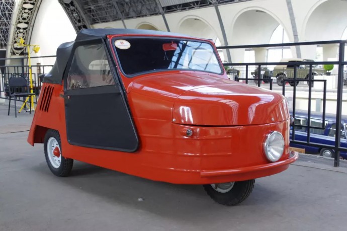 В Соединенных Штатах выставили на аукцион раритетный микроавтомобиль Cyclops II