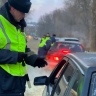 Почему водителям с отметкой «АТ» грозит штраф в 15 000 рублей за езду на механике
