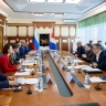 Председатель ПСБ Петр Фрадков и губернатор Приморского края Олег Кожемяко обсудили масштабный строительный проект во Владивостоке