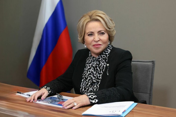 Матвиенко поздравила петербуржцев с Днем народного единства