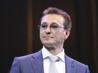 Театральный кульбит: Сергей Безруков во МХАТ, а Константин Хабенский – в Школу-студию МХАТ