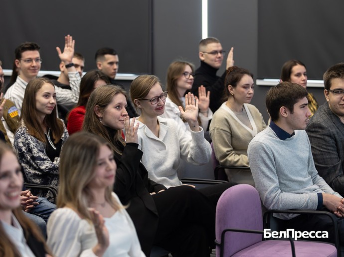Белгородский министр Андрей Милёхин поговорил с участниками дня дублёра об образовании