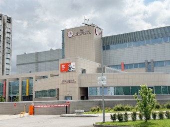 Вице-губернатор Санкт-Петербурга Владимир Омельницкий провел рабочую встречу в НИИ скорой помощи имени И.И. Джанелидзе