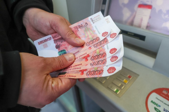 Средняя зарплата в России выросла почти в два раза за пять лет