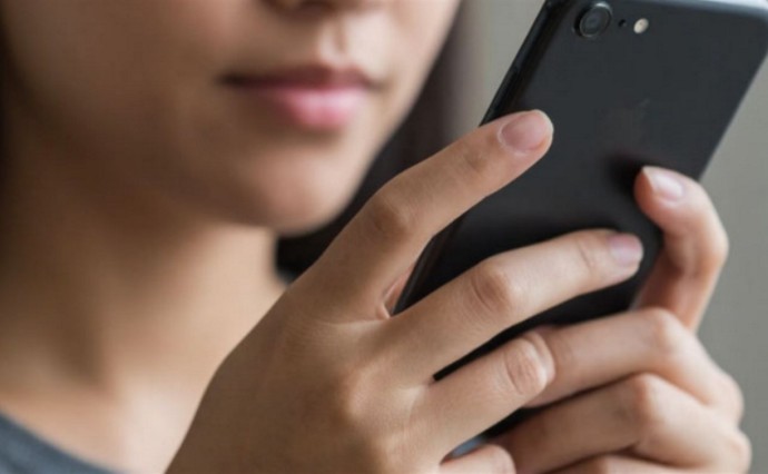 В Углегорске ранее судимая женщина обокрала пенсионера и подругу В Углегорске ранее судимая женщина обокрала пенсионера и подругу