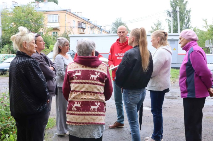 Жильцы дома в Лянгасово безуспешно добиваются ремонта крыши