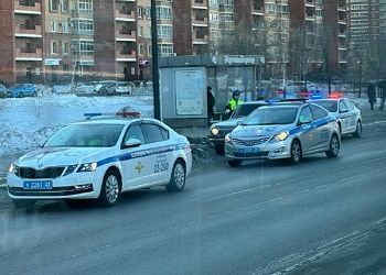 В Благовещенске на видео попало задержание тонированной «Волги»