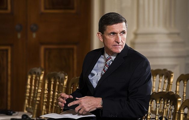 Своей атакой на российские аэродромы Зеленский оскорбил США — экс-советник Трампа