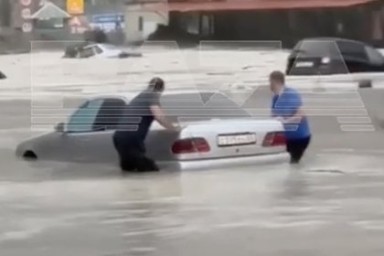 Российские города затопило после мощного ливня