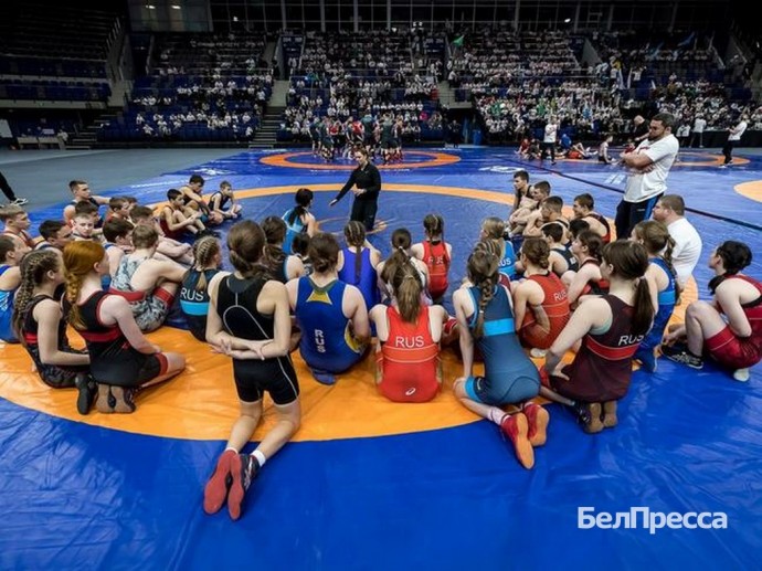 Юные белгородки выиграли золотые медали на чемпионате Европы по вольной борьбе