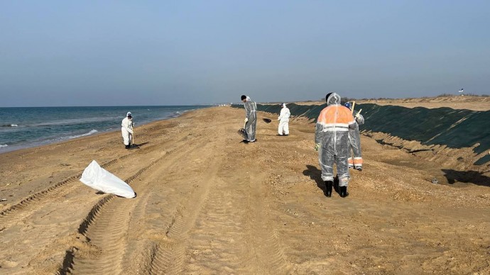 В Анапе зафиксировали новые выбросы мазута