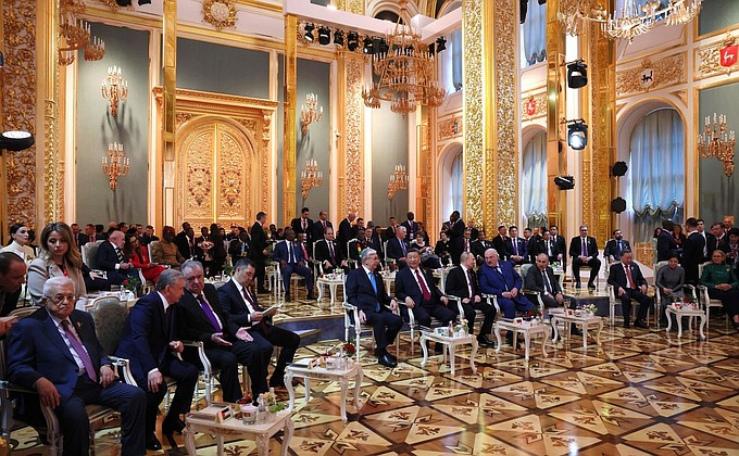Торжественный обед от имени Президента России для глав делегаций, прибывших в Москву на 80-летие Победы