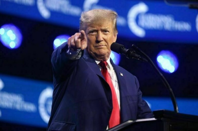 FT: Лидеры ЕС были ошеломлены итогом переговоров Путина и Трампа