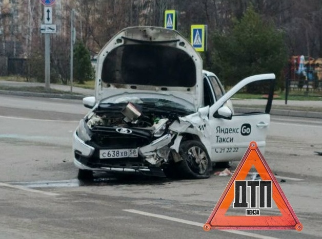 Появились подробности жесткого ДТП на улице Антонова в Пензе Появились подробности жесткого ДТП на улице Антонова в Пензе