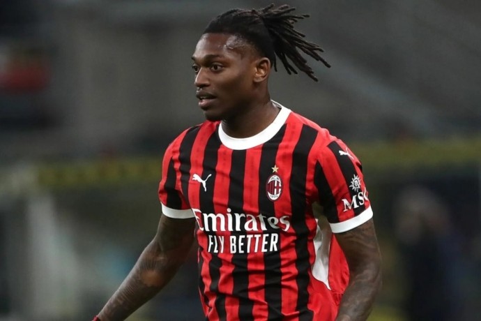 "Милан" обыграл "Лацио" и поднялся на первое место в чемпионате Италии "Милан" обыграл "Лацио" и поднялся на первое место в чемпионате Италии