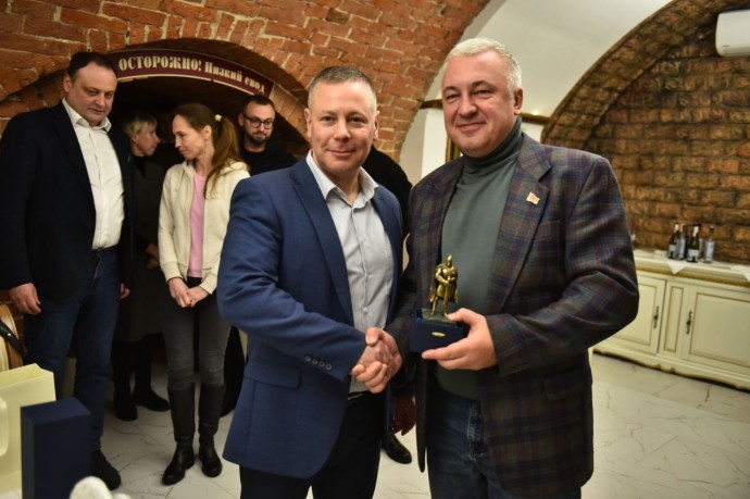 Ярославская делегация во главе с губернатором Михаилом Евраевым прибыла с рабочим визитом в Беларусь Ярославская делегация во главе с губернатором Михаилом Евраевым прибыла с рабочим визитом в Беларусь