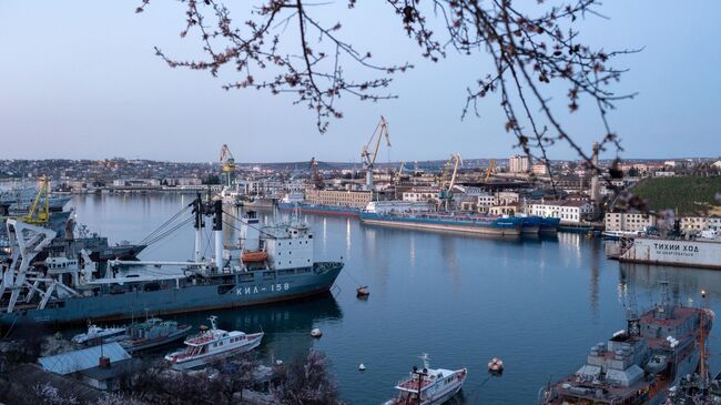 В Севастополе приостановили работу морского пассажирского транспорта