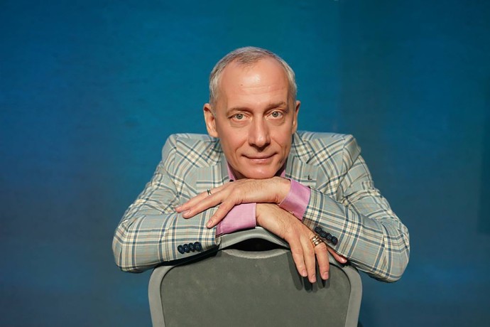 Актер Андрей Межулис исполнит песни из советского кино в тульском кафе «Стива»