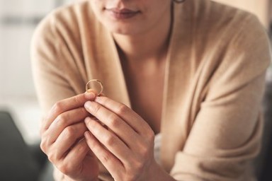 Невеста лишилась жениха через несколько дней после помолвки