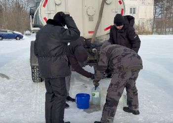 В поселке Аэропорт вновь произошел порыв на сетях водовода