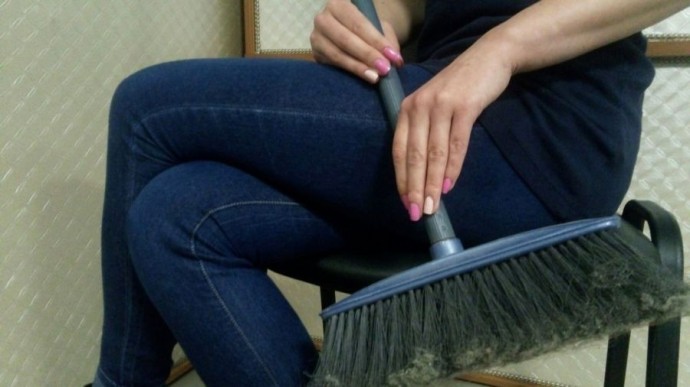 Вирусы решили изгонять из школ Костромы метлами и тряпками