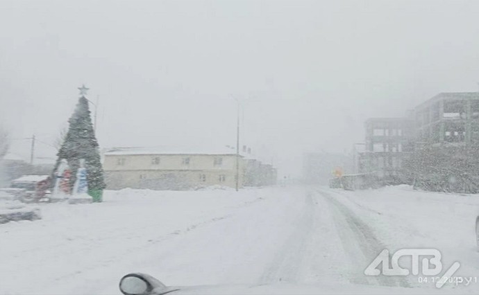 Метель накрыла север Сахалина - участок дороги закрыли из-за нулевой видимости