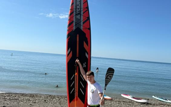 Курянин Денис Набоков завоевал золото на «Кубке Чёрного моря» по SUP сёрфингу