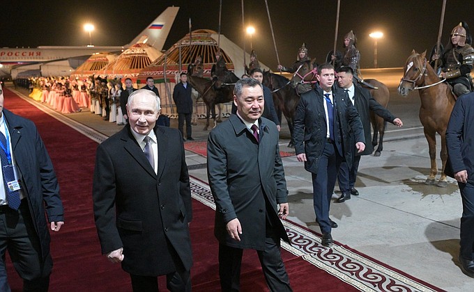 Владимир Путин прибыл в Бишкек Владимир Путин прибыл в Бишкек