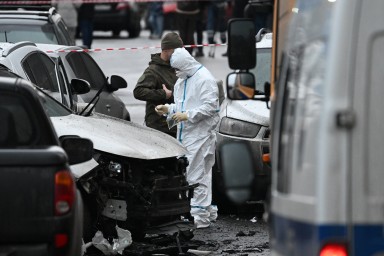 Shot: Авто взорвалось на юге Москвы, погиб начальник управления ВС РФ Сарваров
