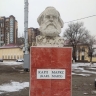 Бюст Карла Маркса призывают убрать астраханцы