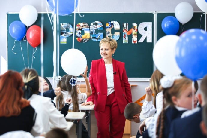 Более 1,5 тыс. заявок поступило на горячую линию Минпросвещения России по подбору педагогов