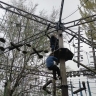 Мальчик оказался в ловушке на пятиметровой высоте аттракциона и сам вызвал спасателей в Астрахани