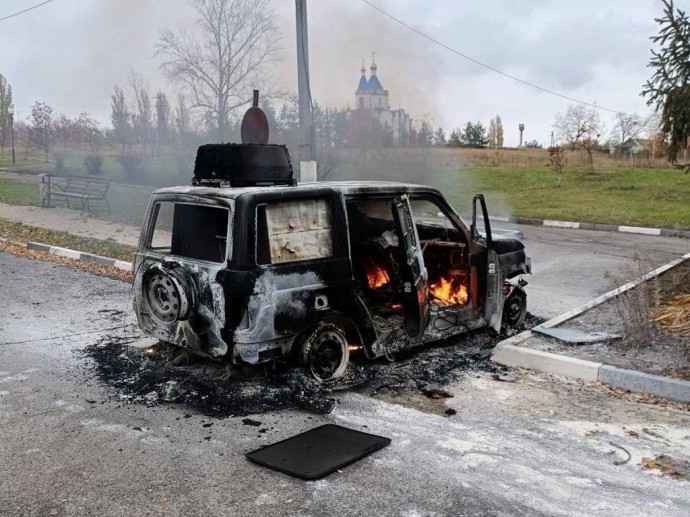 Дрон ВСУ ударил по машине главы Белгородского района во время её поездки по приграничью Дрон ВСУ ударил по машине главы Белгородского района во время её поездки по приграничью