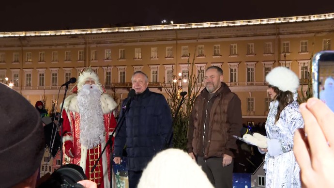 Александр Беглов: На Дворцовой площади чувствуется неповторимая атмосфера праздника