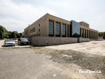 В Старом Осколе возобновили реконструкцию ДК «Комсомолец»