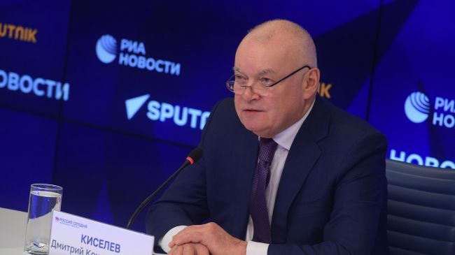 Баку должен освободить задержанных журналистов Sputnik Азербайджан — Киселев