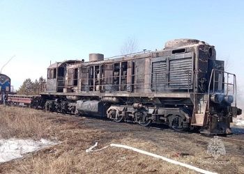 Следователи начали проверку после пожара в депо в Приамурье